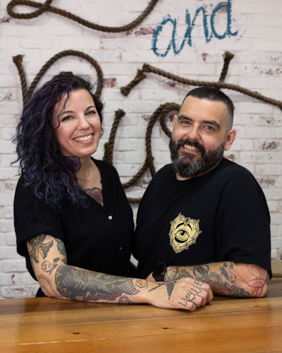 Coco y Natya fundadores de Love & Riot Tattoo